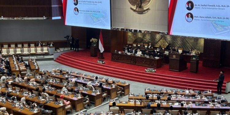 Strategi Komunikasi Krisis: DPR Dorong Kemkominfo Bentengi Ruang Digital di Tengah Bencana